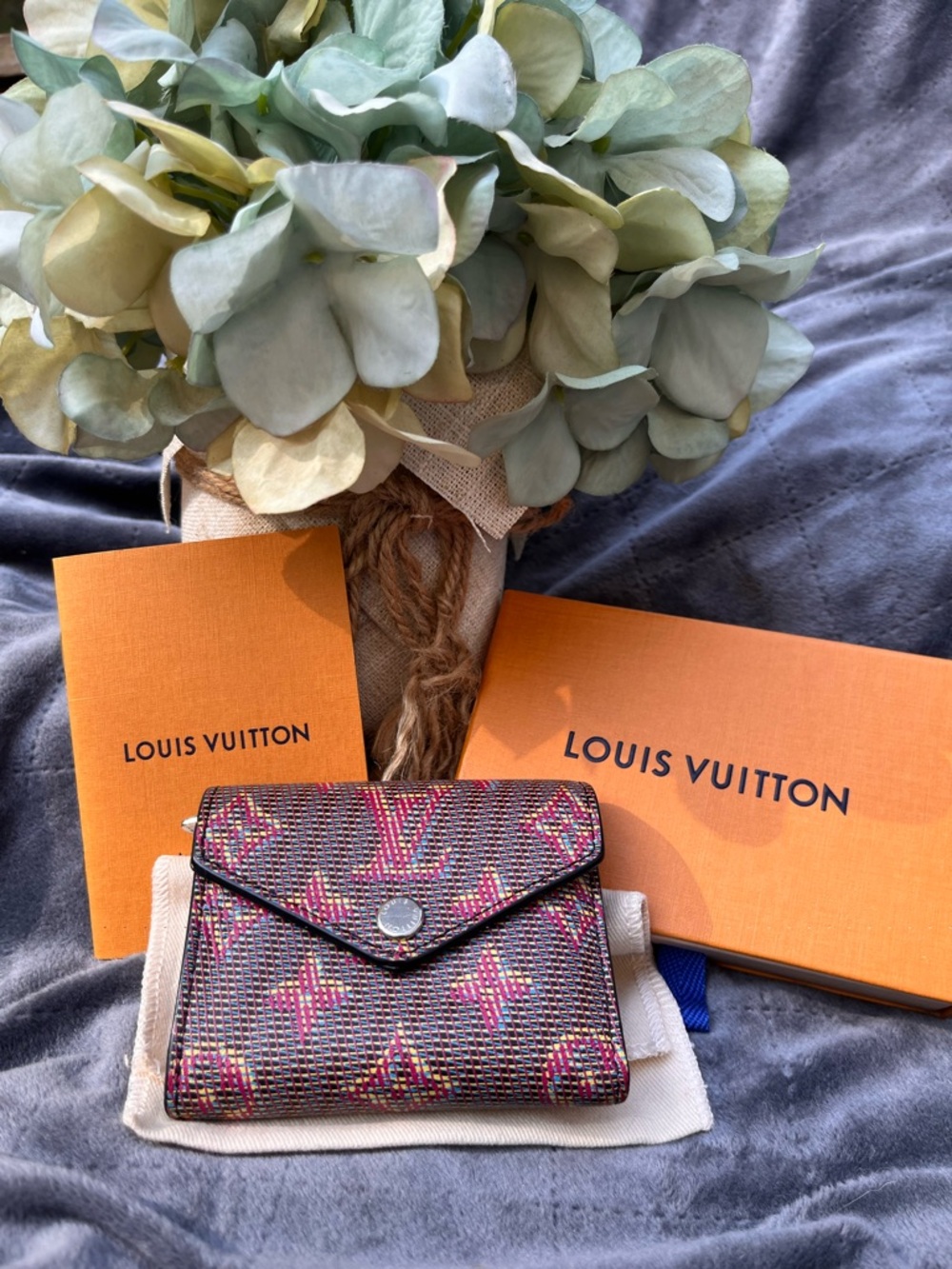 ✨ RARE ✨ Louis Vuitton LV Pop Zoe Wallet - Limited Edition 2019 - Picture 2 of 10